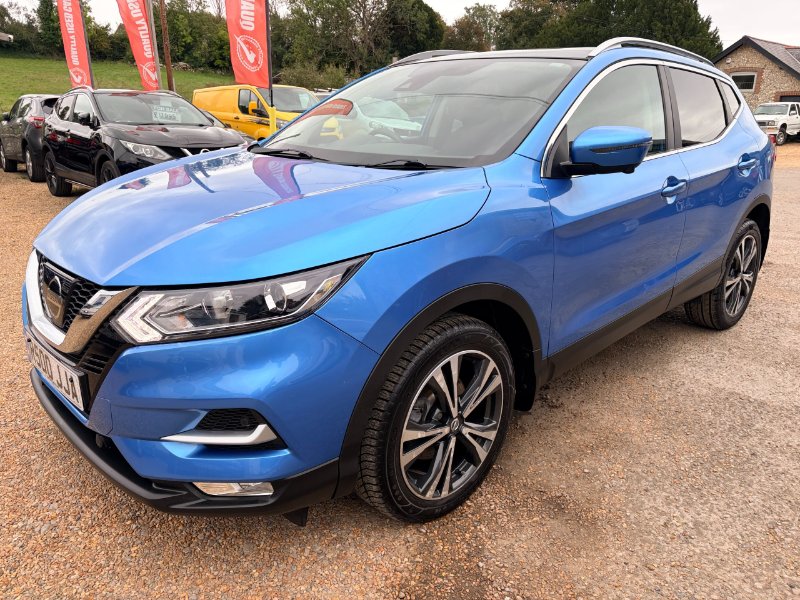 Nissan Qashqai 1.2 N-Connecta AUTO. Automatic. High Spec. Blue SUV. for sale in Waterlooville