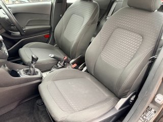 /photos/9739/4a8e88ea-6c00-c9a7-ee27-0608165420aa_i320x240.jpg