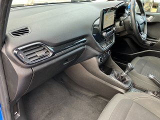 /photos/9739/d2087653-94fa-13d2-2c51-e65f2f912ad0_i320x240.jpg