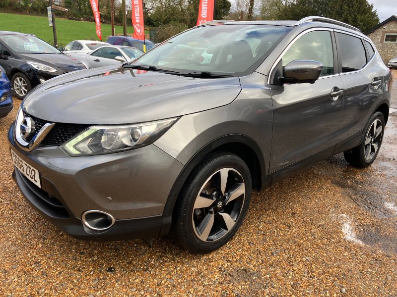 2016 QASHQAI 1.2 N CONNECTA. FAMILY SUV. HIGH SPEC. LOW MILES 7,695 MONTHLY FROM... photo