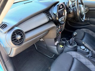 /photos/9739/f789a419-967c-36bf-93ed-6b982b1dc405_i320x240.jpg
